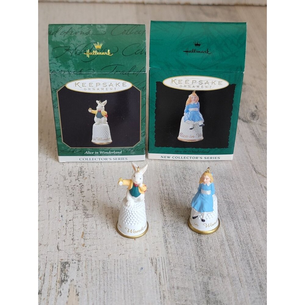 Hallmark Alice in Wonderland rabbit miniature thimble ornament Xmas‎ set